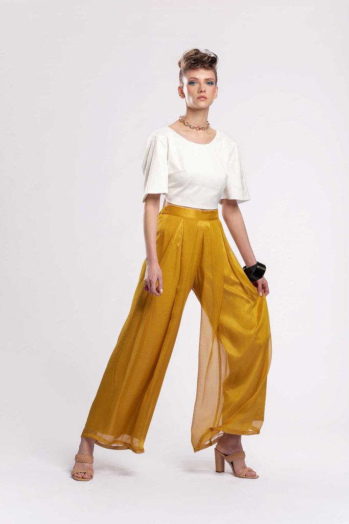  Wide leg trousers Front pleats Elastic waist from the back Concealed zipper fastening Fully lined Fabric: Satin Chiffon jujule lemonie