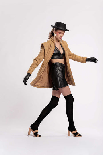  Luis Short, Mid-rise waist, Front pockets in Faux Leather Black jujule lemonie